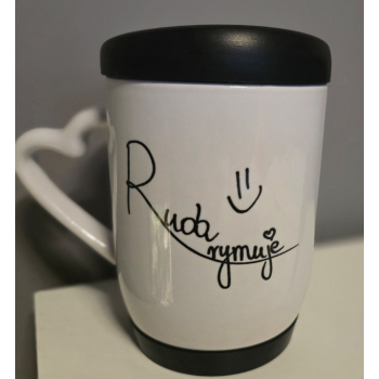 Kubek 360 ml z silikonową pokrywką i podstawką